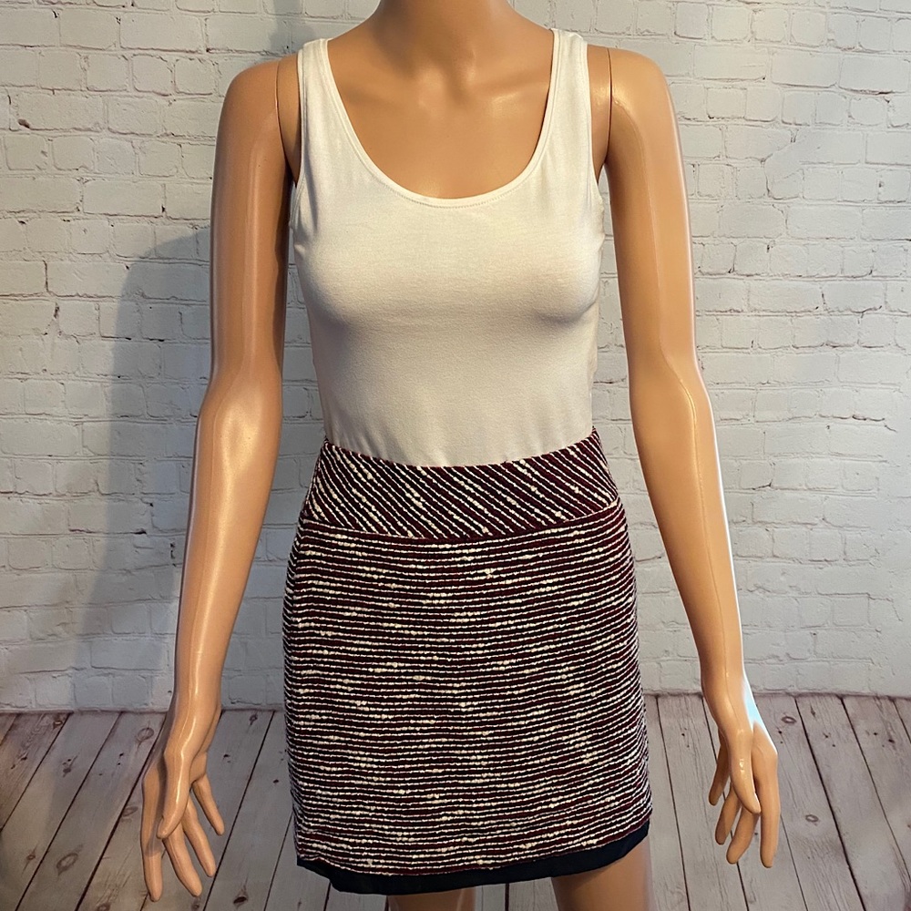 LOFT burgundy, black, & white design skirt size 0 pencil skirt